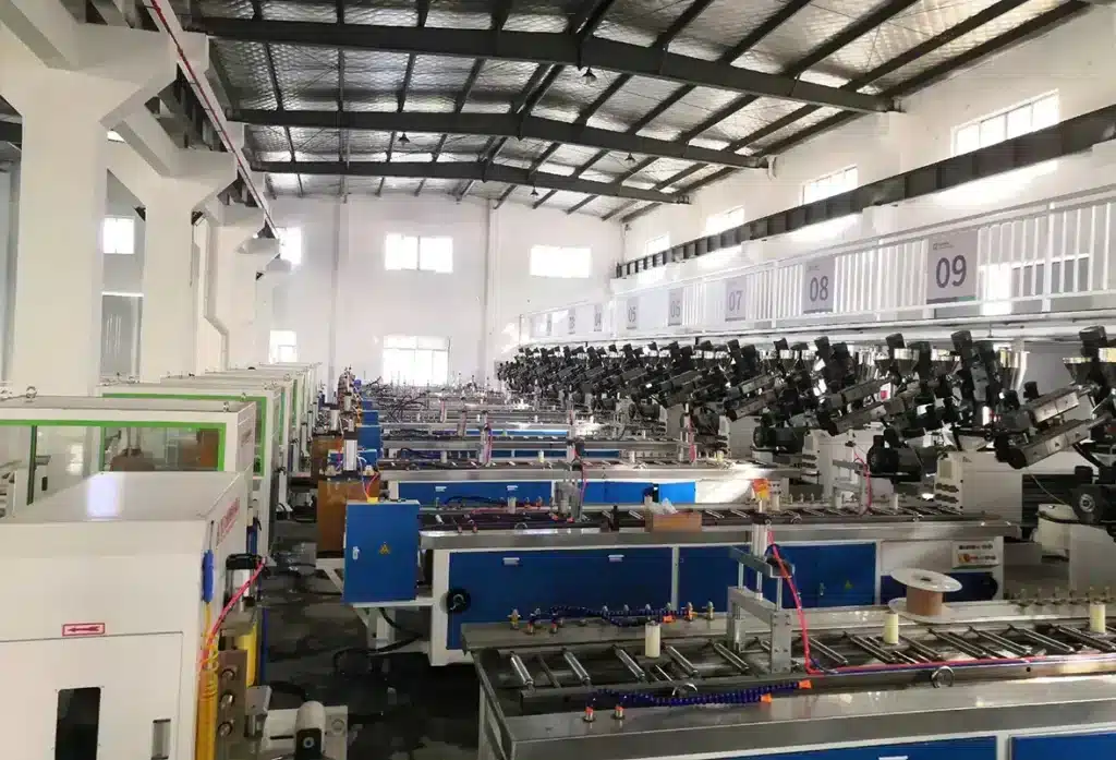 Fully-automatic-composite-fencing-production-line
