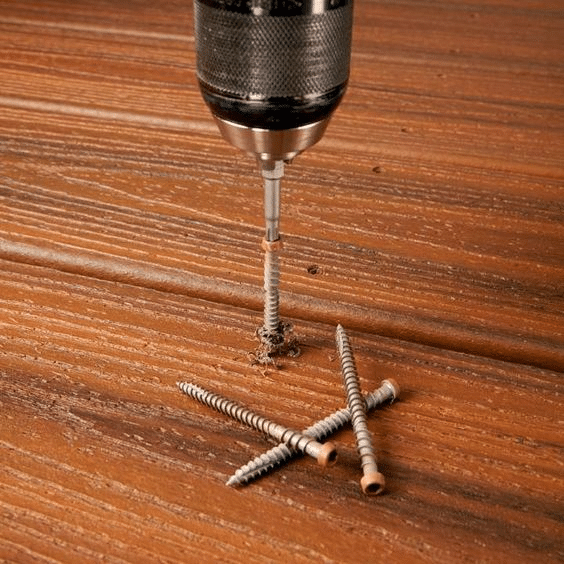 External leakage screw mounting method of traditional composite deck