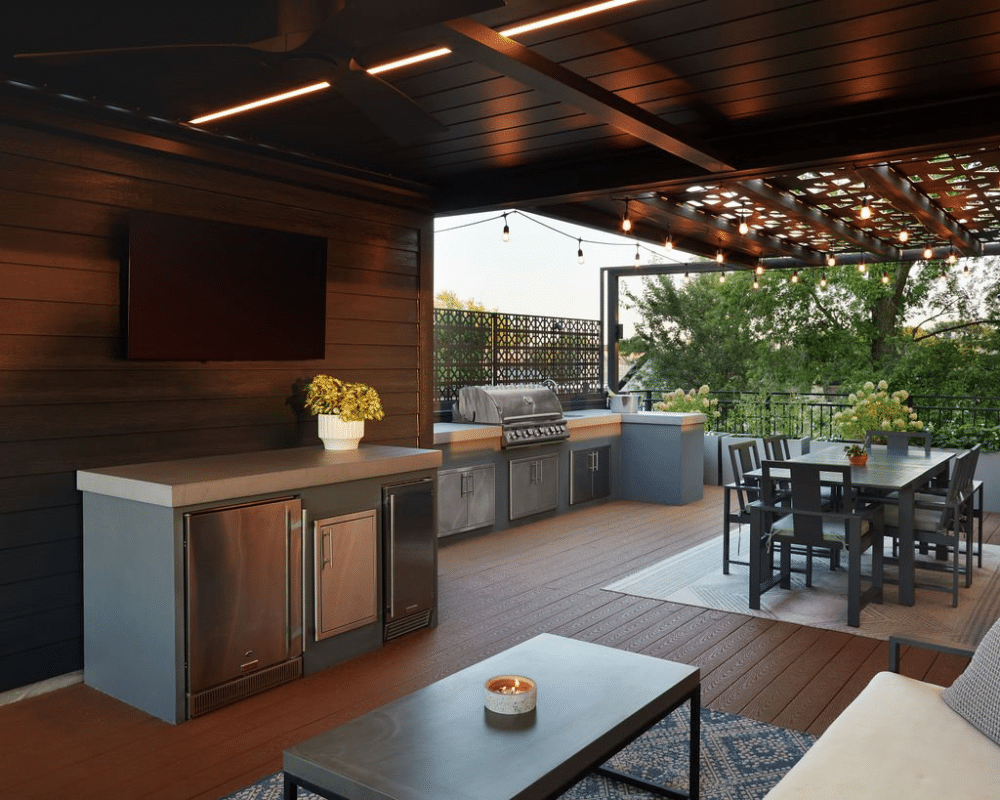 The roof garden is paved with WPC deck outdoor space