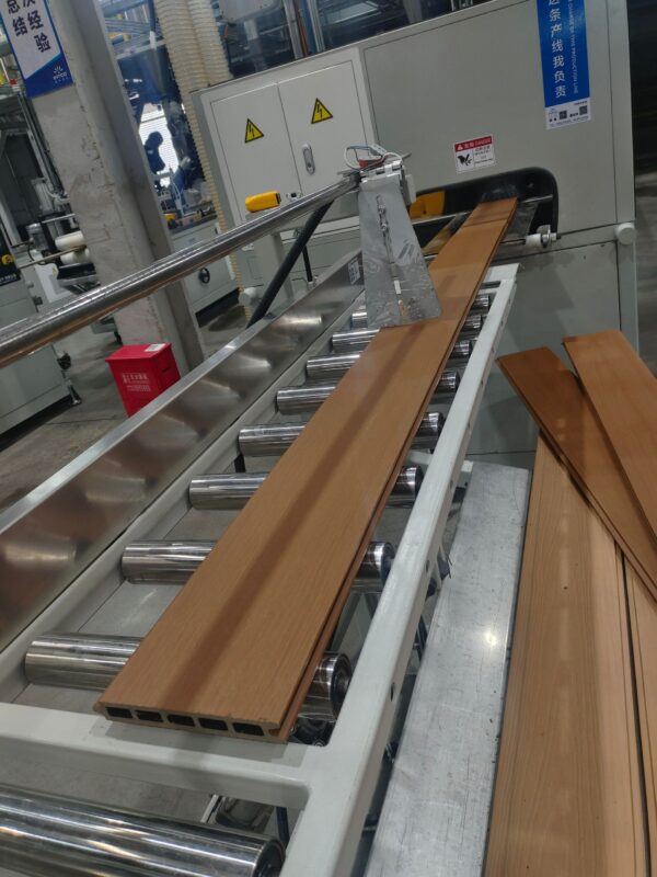 The WPC fences manufactured by Ecoxplank